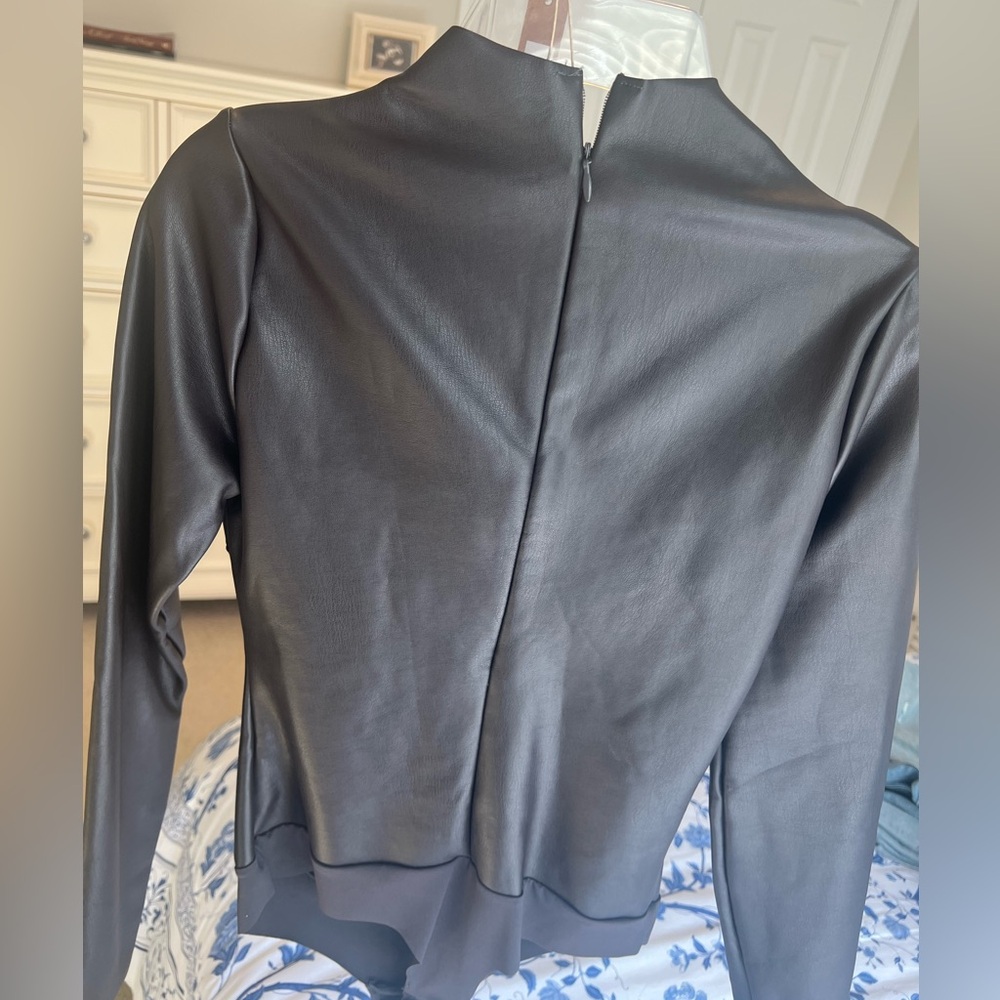 *NWT* SKIMS Faux Leather long sleeve bodysuit - Picture 2 of 6